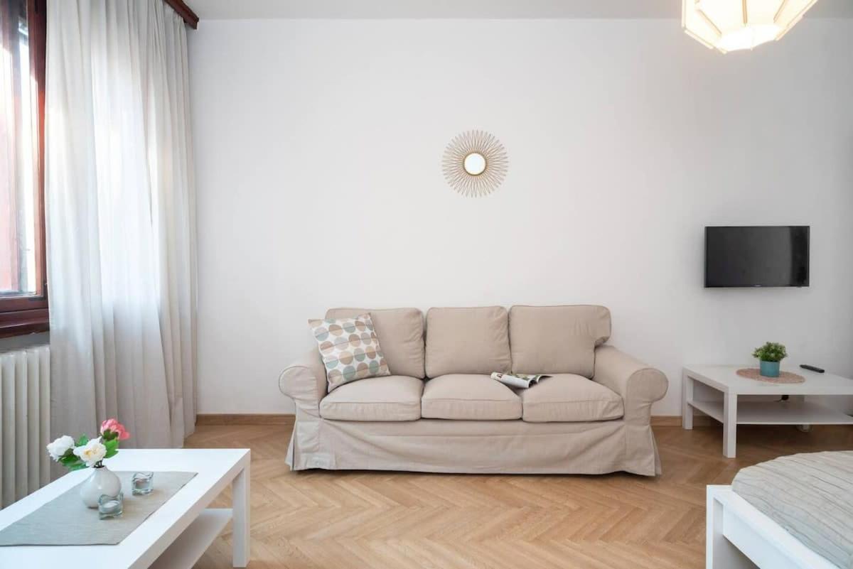 Convenient Apartment In The Heart Of Downtown 부다페스트 외부 사진